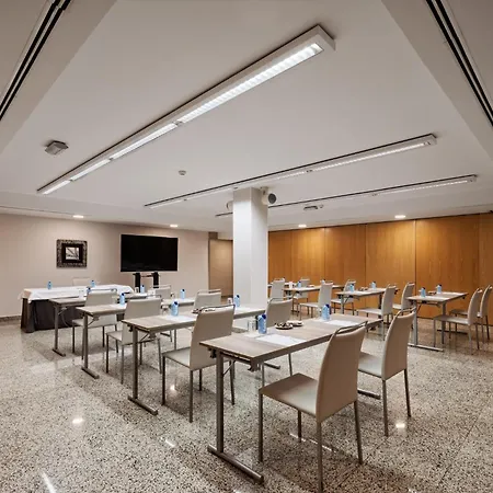 Hotel Crowne Plaza Madrid Airport-3